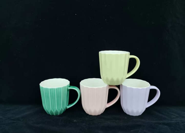 C03 TAZA NAVIDEÑA DE 8.5*9.5/ COD:SY-4020- CJN 47 UNDS